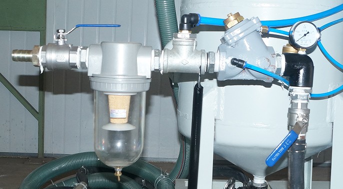 噴砂機(jī)廠家小型噴砂機(jī) 噴砂機(jī)廠家小型噴砂機(jī)